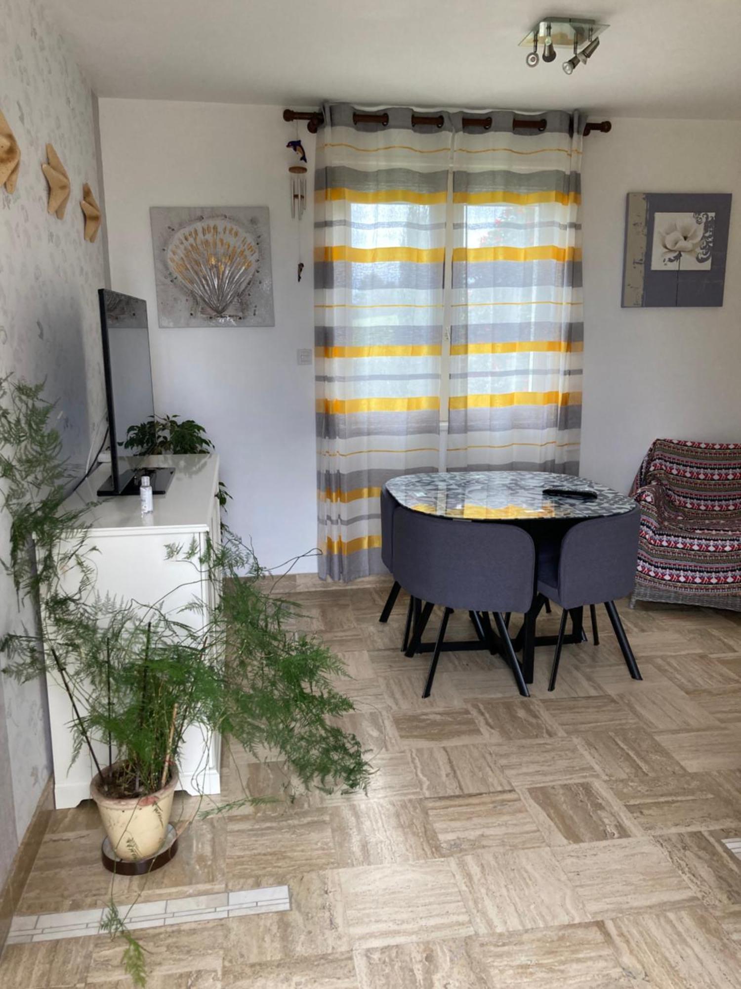 Loue Chambre Chez L Habitant Acces A La Cuisine A 10 Mn Des Plages Ploeven 외부 사진